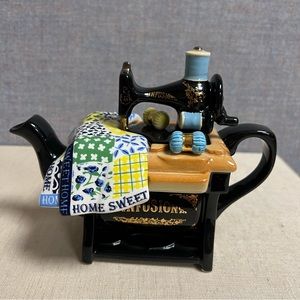 Vintage Cardew Black Sewing Machine Teapot 6”H, Made In England